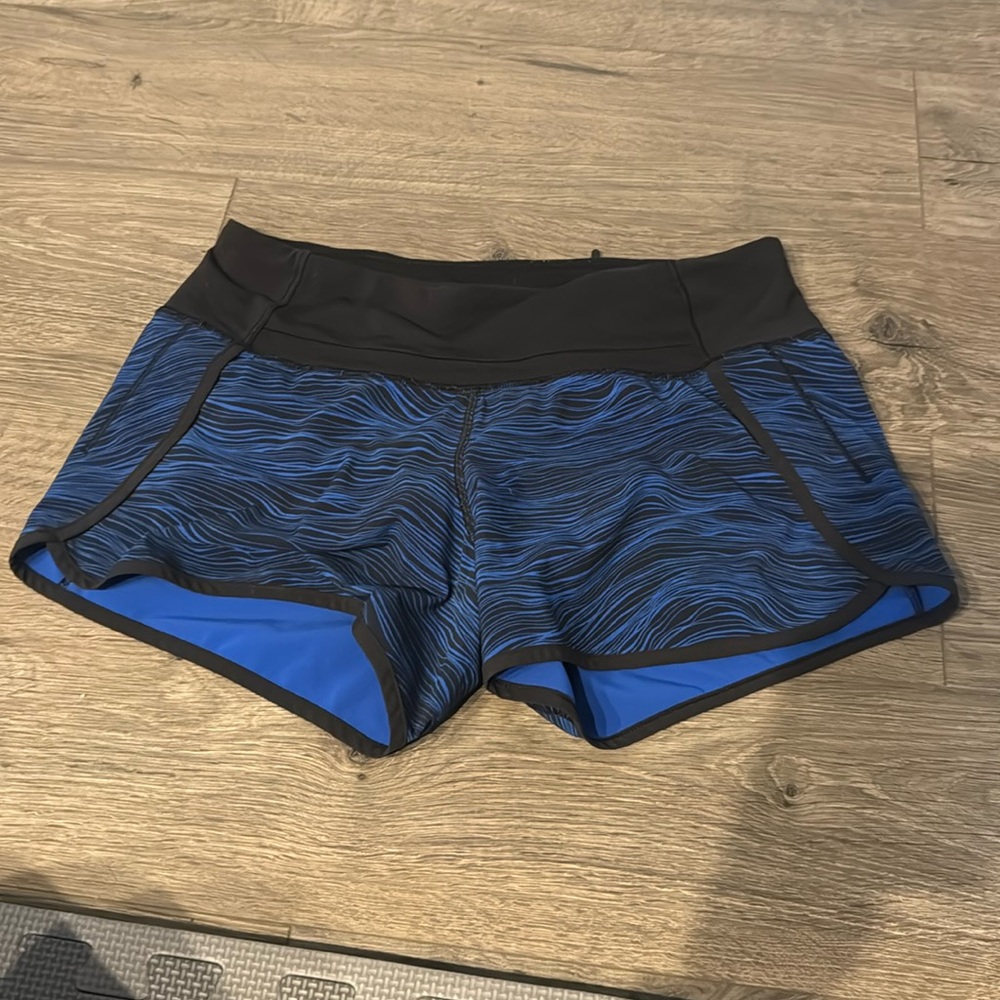 Speed up shorts sz 4